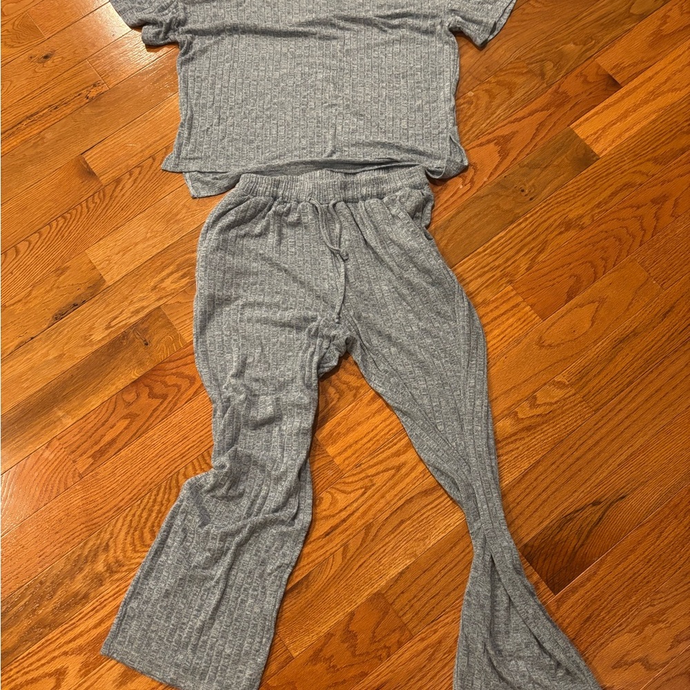 Gray Ribbed Lounge Set